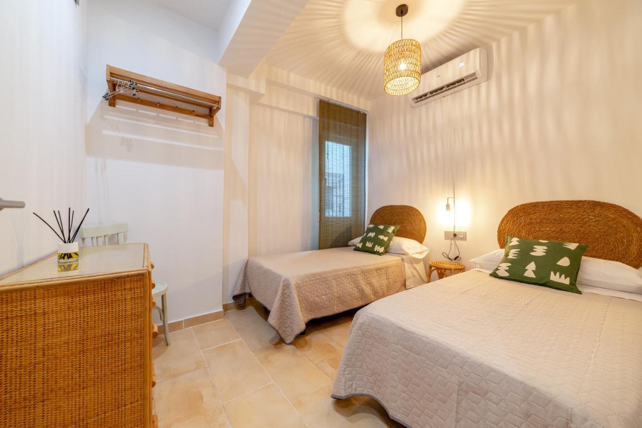 Apartamento Ronda Genil Con Parking Gratuito กรานาดา ภายนอก รูปภาพ