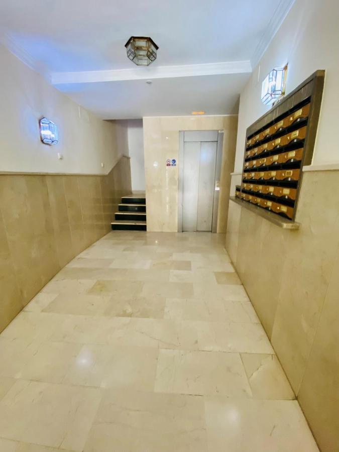 Apartamento Ronda Genil Con Parking Gratuito กรานาดา ภายนอก รูปภาพ